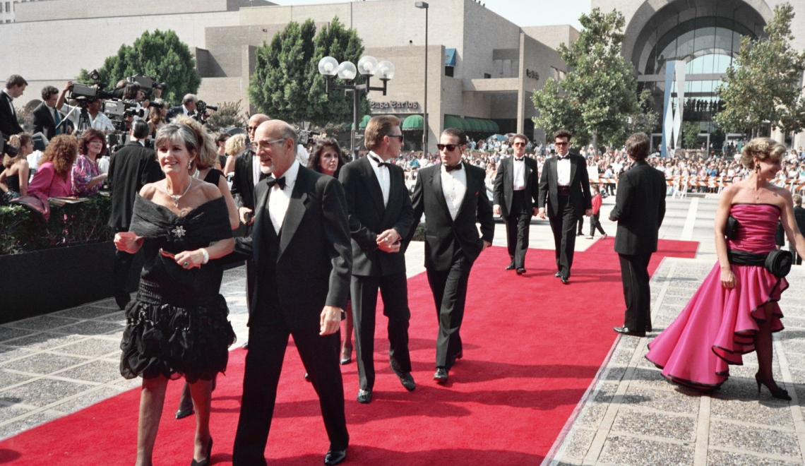 Arriving on Red Carpet - Alan Light -Wikimedia Abbildung von ankommenden Stars auf dem roten Teppic