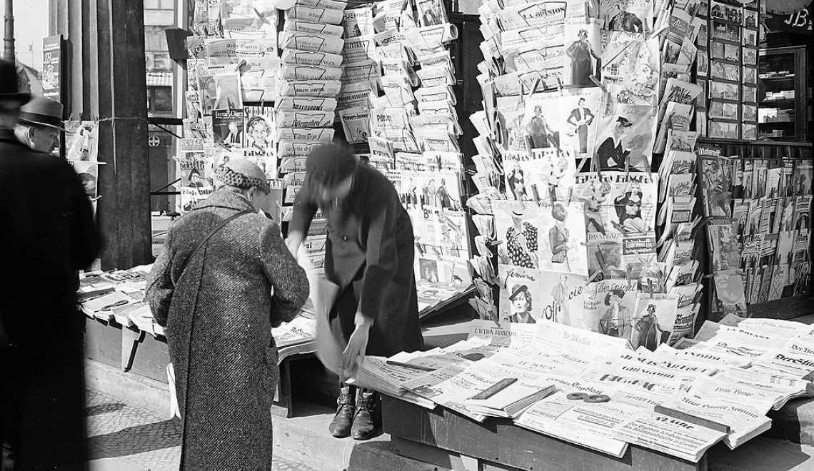 Abbildung eines Zeitungsstandes am Leipziger Platz Berlin 1936