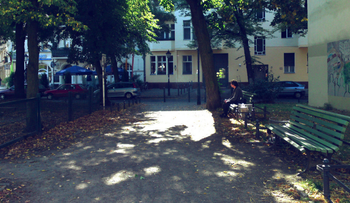 Nachmittags am Richardplatz - Rixdorf - Sebastian Ugovsky - All rights reserved Abbildung von Baenken am Richardplatz