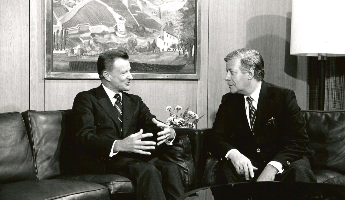 Abbildung von Brzezinski meeting with West German Chancellor Helmut Schmidt (SPD)