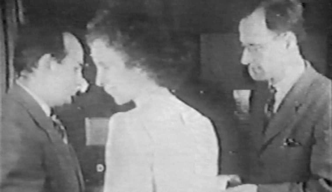 John Presper Eckert - Kay McNulty - John Mauchly - Wikimedia Abbildung von J. Presper Eckert, Kay McNulty, John Mauchly