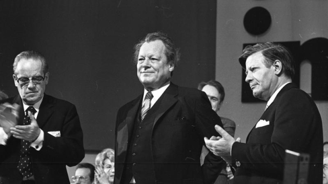 Bundesarchiv_B_145 Bild-F039406-0011 Hannover SPD-Bundesparteitag Brandt