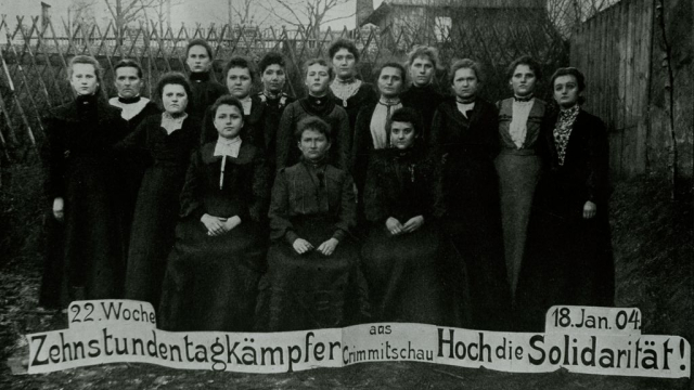 Abbildung von Streikende Textilarbeiterinnen in Crimmitschau 1904