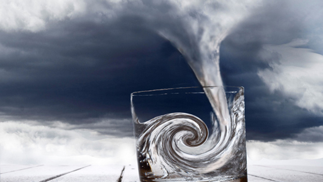 Fotomontage Strum im Wasserglas