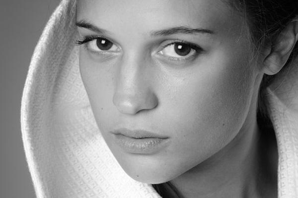 Abbildung von Schauspielerin Alicia Vikander