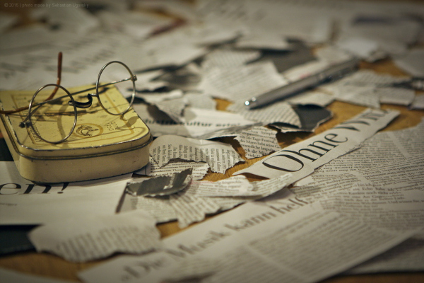 Bild von Zeitungsschnipseln verschiedener deutscher Tageszeitungen