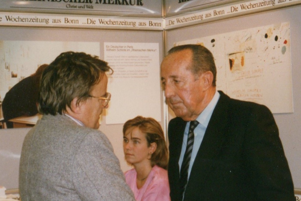 Abbildung von Peter Scholl-Latour auf der Frankfurter Buchmesse 1988