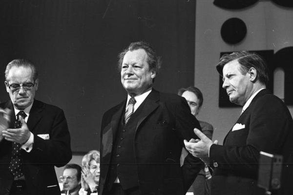 Bundesarchiv_B_145 Bild-F039406-0011 Hannover SPD-Bundesparteitag Brandt