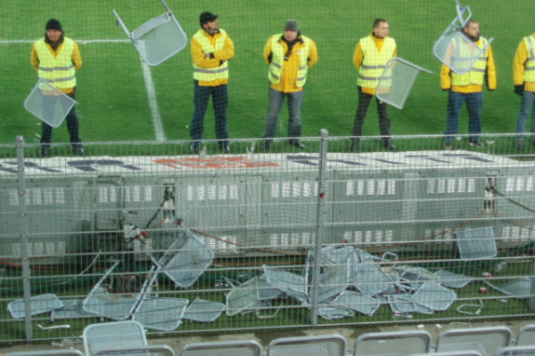 Foto von Ausschreitungen im Stadion